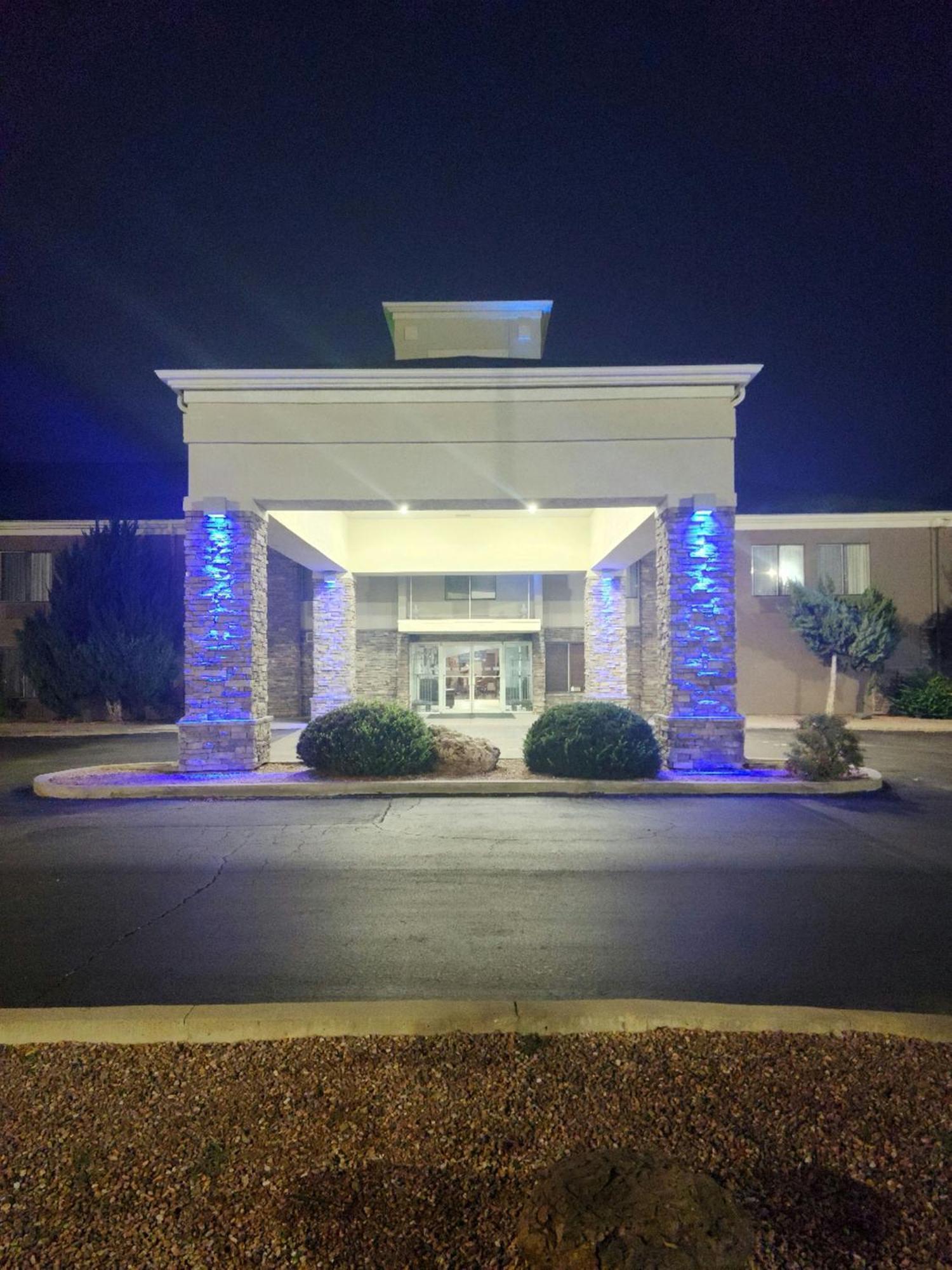 Holiday Inn Express La Junta, An Ihg Hotel Exterior photo