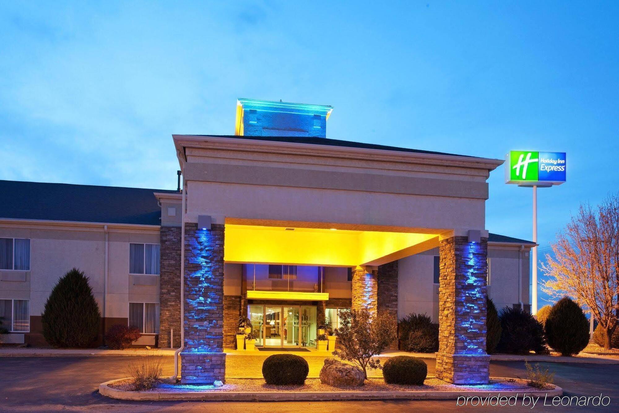 Holiday Inn Express La Junta, An Ihg Hotel Exterior photo